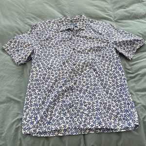 Mens Blue Hawaiian shirt.